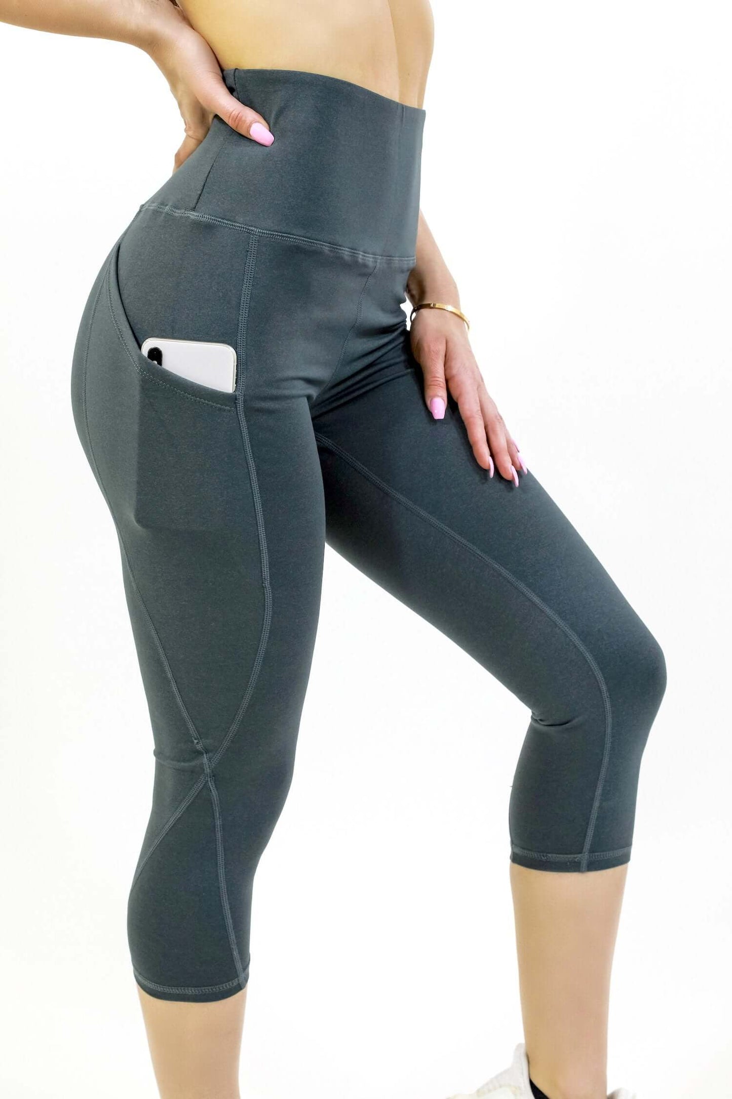 High-Waisted Capri Leggings with Hip Pockets